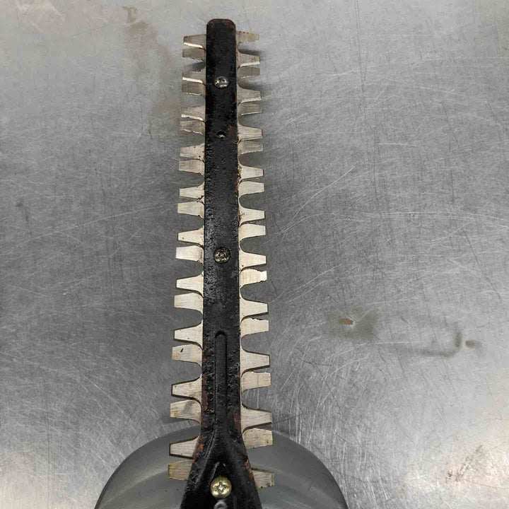 ◇マキタ(makita) コードレスミニ生垣バリカン MUH267DZ【戸田店】