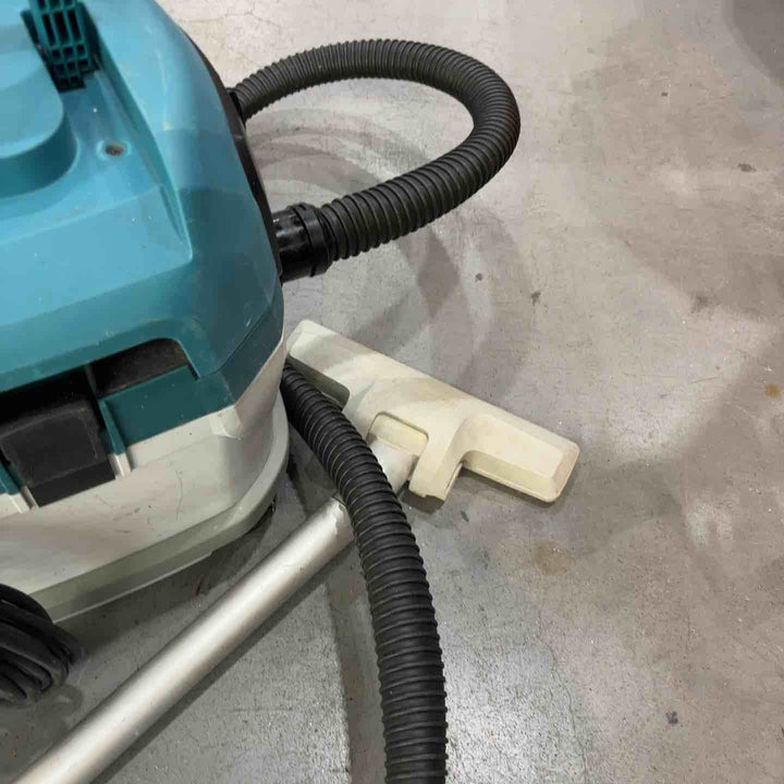 ★マキタ(makita) 集じん機 乾湿両用 VC1500 ホース、ノズル付き【川口店】
