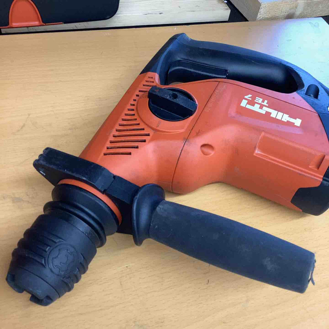 ヒルティ(HILTI) 集じんハンマドリル TE7-DRS コンクリート 穴あけ はつり コンクリート 石材 レンガ タイル 【越谷店】