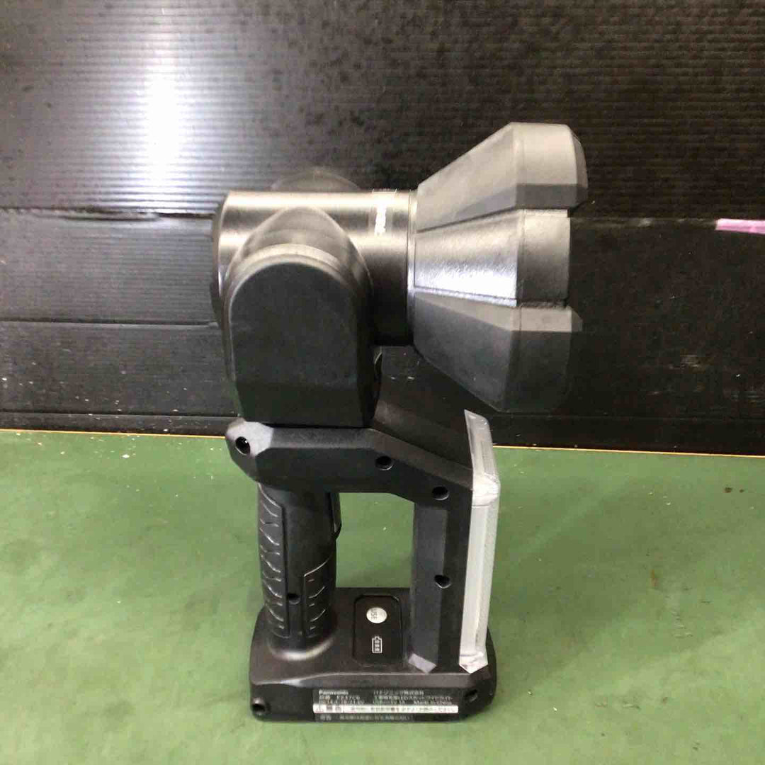 ◇パナソニック 充電LEDスポットワイドライト EZ37C6 (14.4V/18V/21.6V対応) スポット光1500lm ワイド光500lm 本体のみ(電池パック・充電器別売) 作業灯 ワークライト 投光器 ブラック EZ37C6X-B【戸田店】