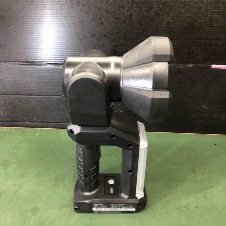 ◇パナソニック 充電LEDスポットワイドライト EZ37C6 (14.4V/18V/21.6V対応) スポット光1500lm ワイド光500lm 本体のみ(電池パック・充電器別売) 作業灯 ワークライト 投光器 ブラック EZ37C6X-B【戸田店】