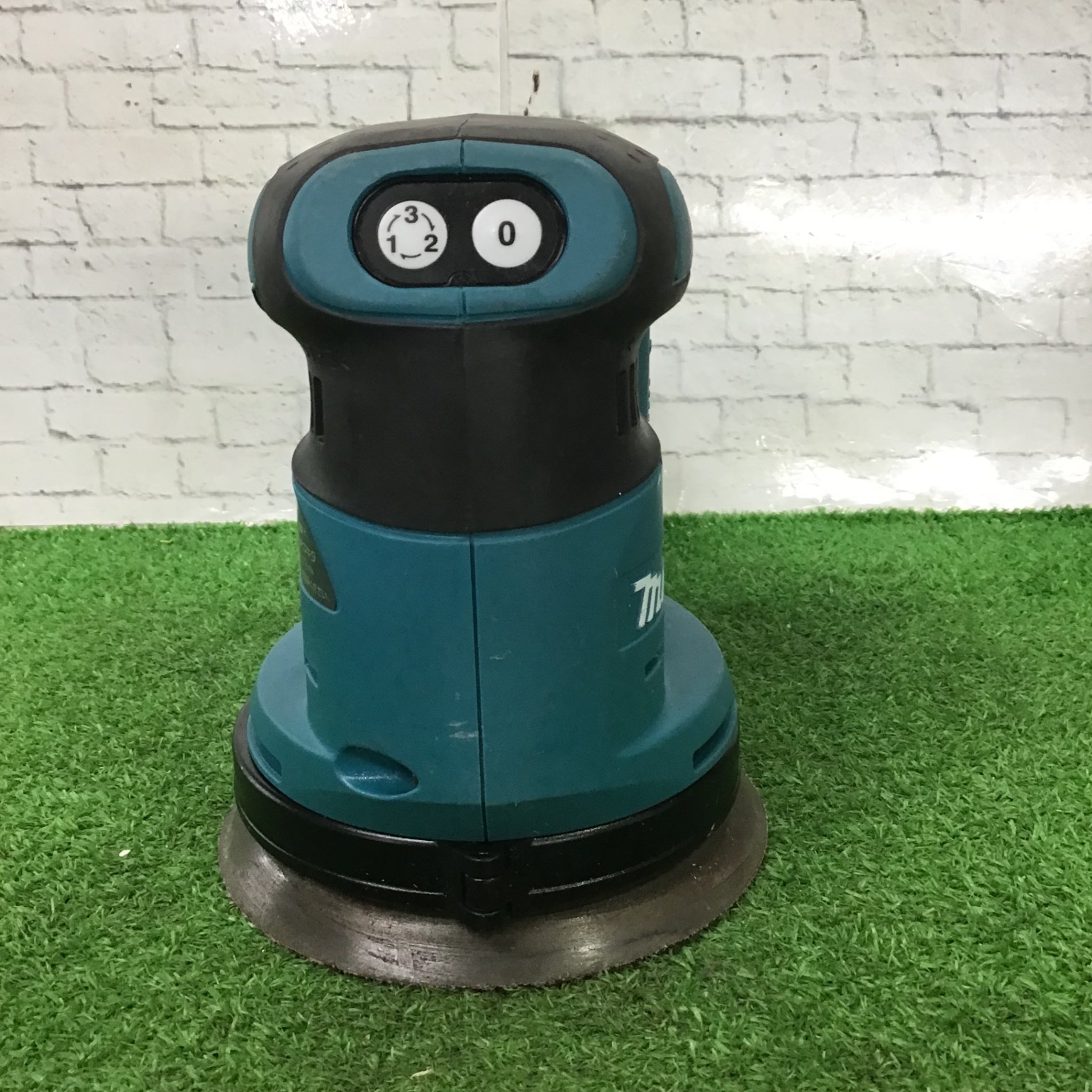 ☆マキタ(makita) コードレスランダムオービットサンダ BO180DZ【町田