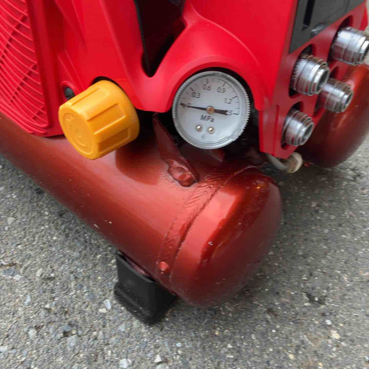 【中古品】 マックス/MAX エアコンプレッサー・AK-HL1110E2 【桶川店】