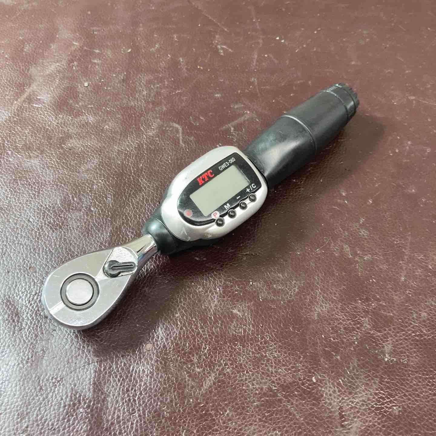 【中古品】京都機械工具(KTC) デジラチェ GWE3-060 デジタル式トルクレンチ【東大和店】 中古品】京都機械工具(KTC) デジラチェ GWE3-060 デジタル式ト