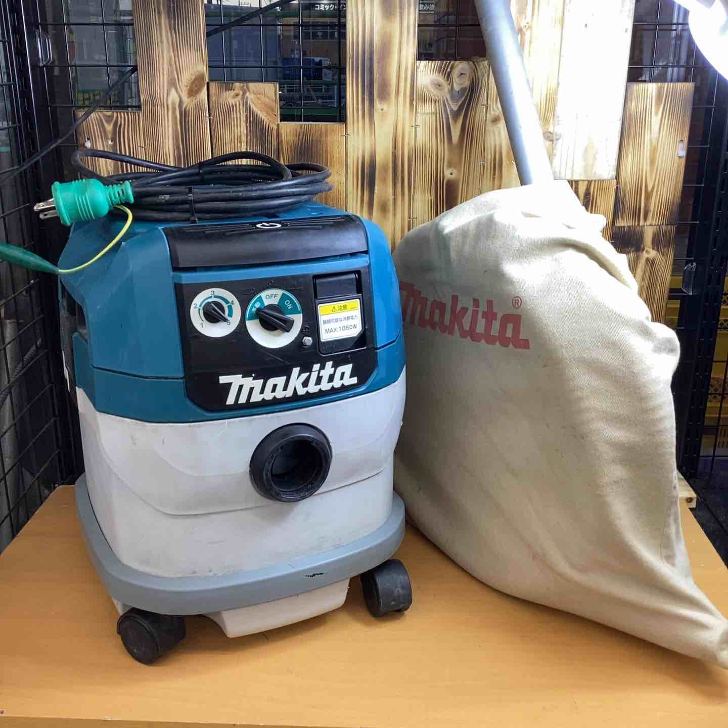 マキタ VC0830 集じん機(粉じん専用) 8L 連動コンセント付送料無料 004 