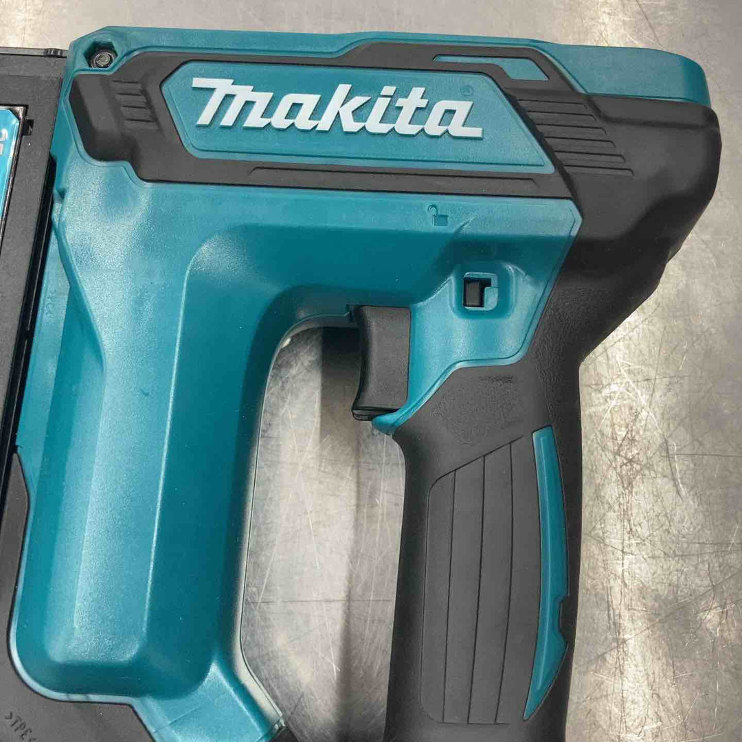 ◇マキタ 充電式35mm面木釘打ち機 FN350DZ+18V6.0Ahバッテリー1個　セット品【所沢店】