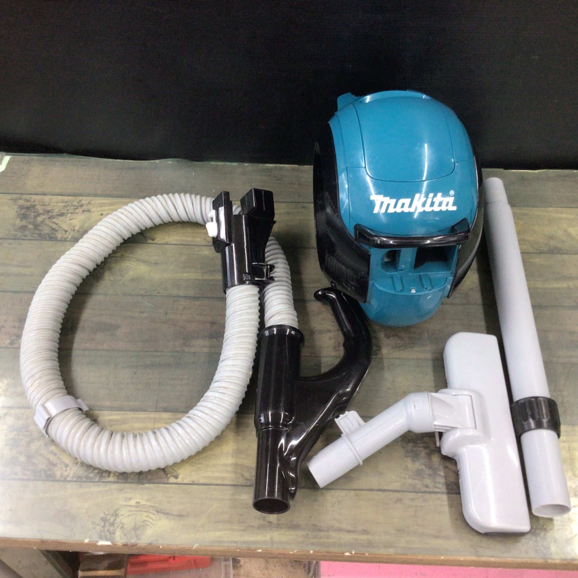 マキタ(makita) コードレスサイクロン掃除機 CL500DZ 【東大和店】