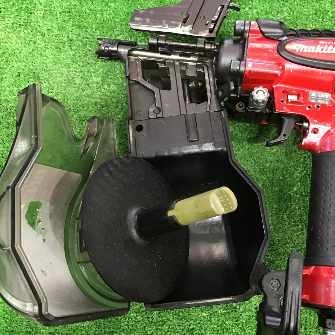 ★マキタ(makita) 高圧エア釘打ち機 AN711H【草加店】