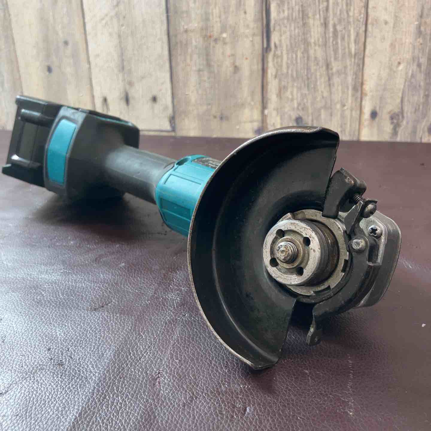 中古品】 マキタ(makita) 100mmコードレスディスクグラインダ GA001GZ