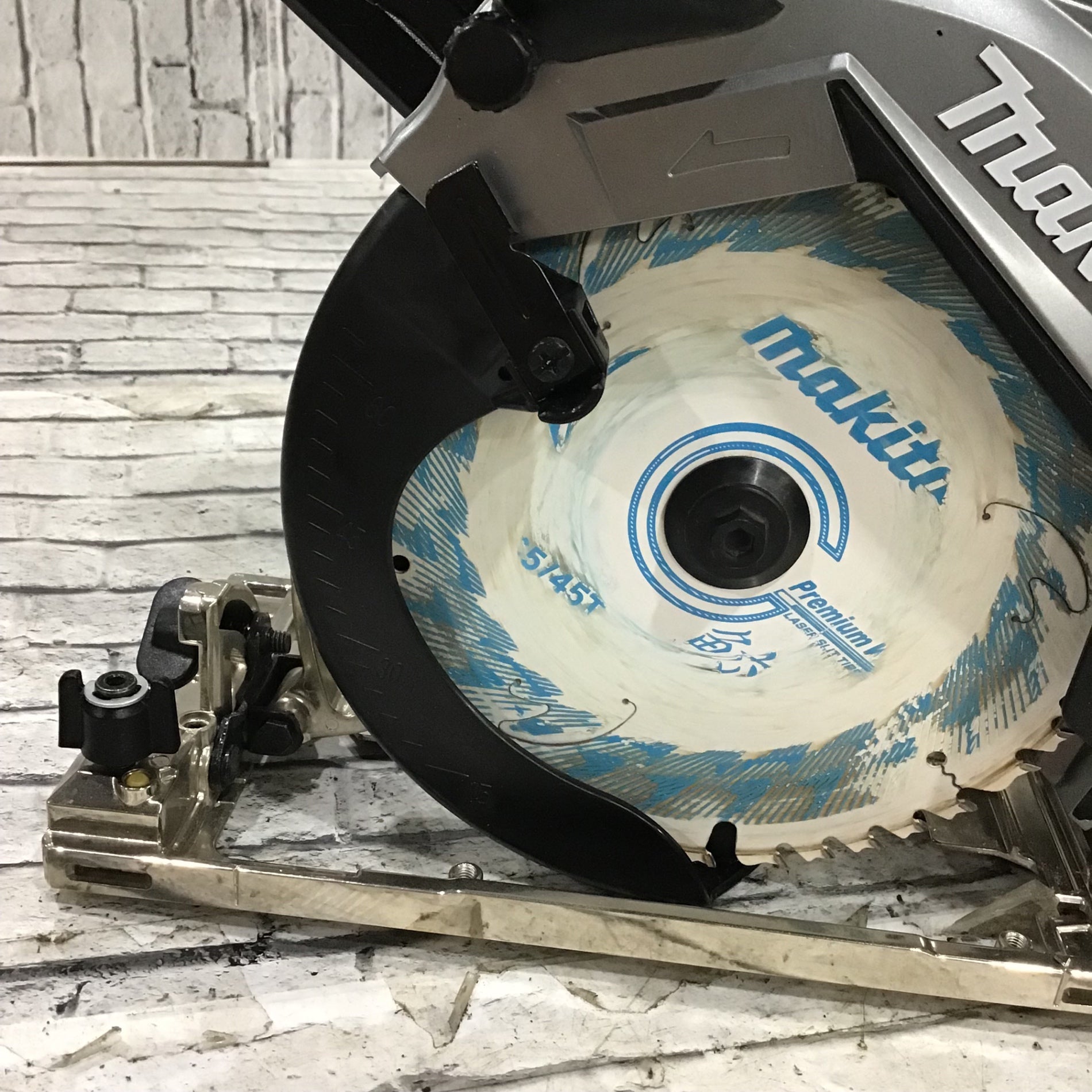 ☆マキタ(makita) コードレス丸のこ HS001GZB