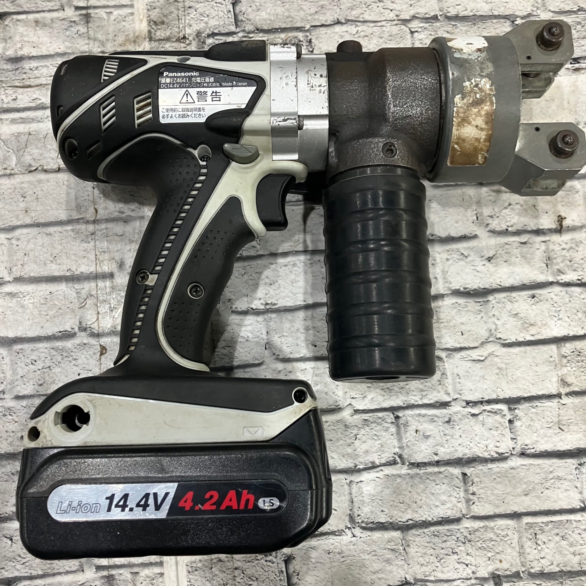11【新品】Panasonic コードレス 充電圧着器 EZ4641K-H ☆本体・納 
