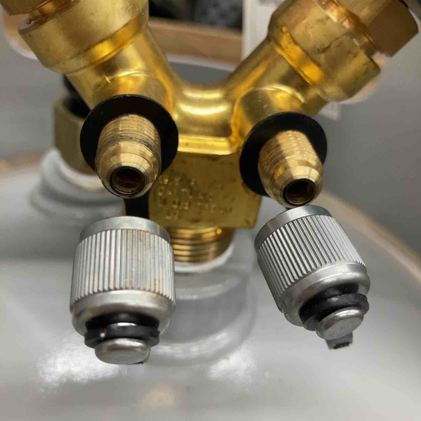 アサダ ASADA フロン回収ボンベ フロートセンサー付き 24L TF057【八潮