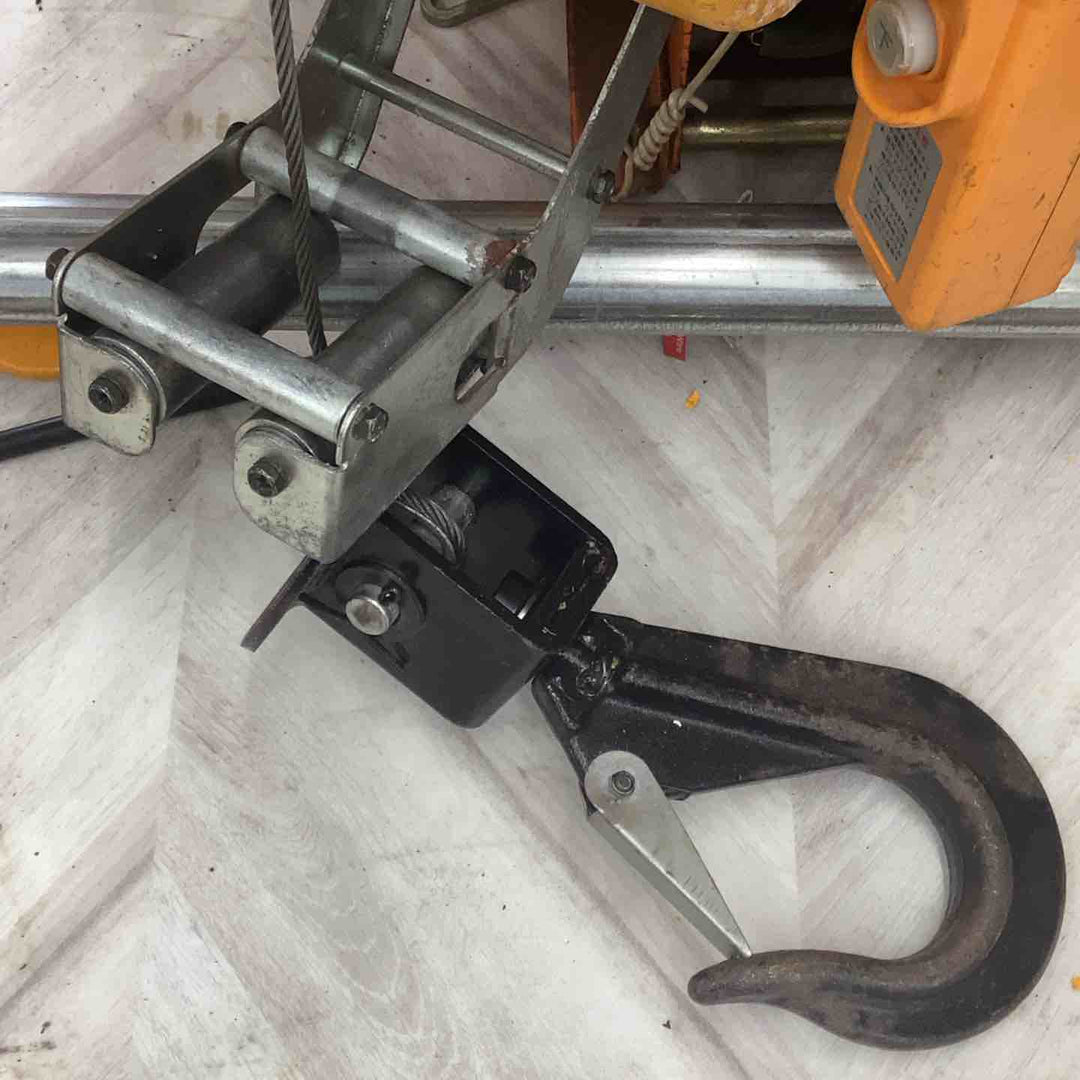 リョービ(RYOBI) ウインチ WI-195 ワイヤーよれ有【越谷店】