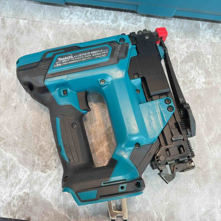 ★マキタ(makita) コードレスタッカー ST421DZK【八潮店】