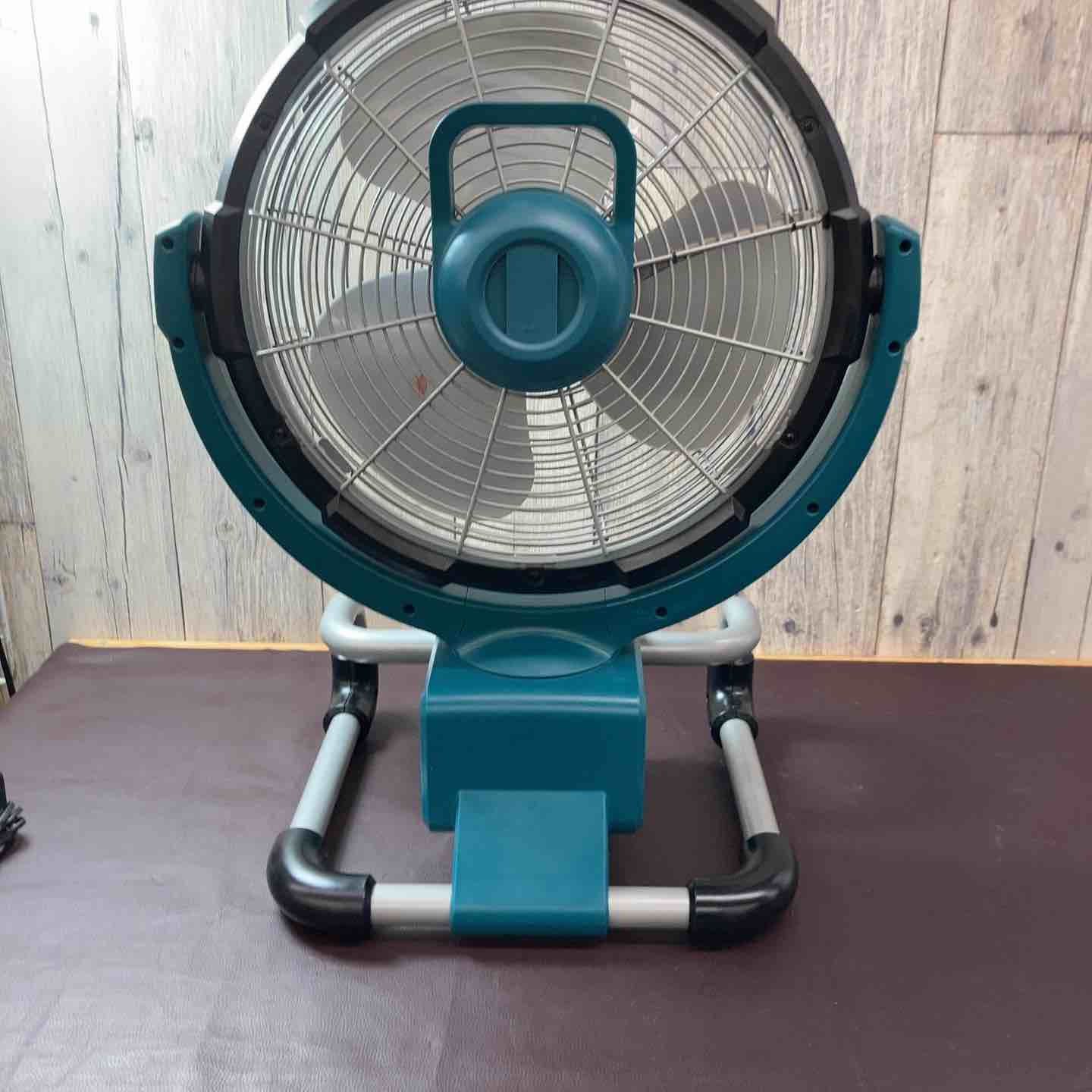 中古品】☆マキタ(makita) コードレス産業扇 CF300DZ【東大和店
