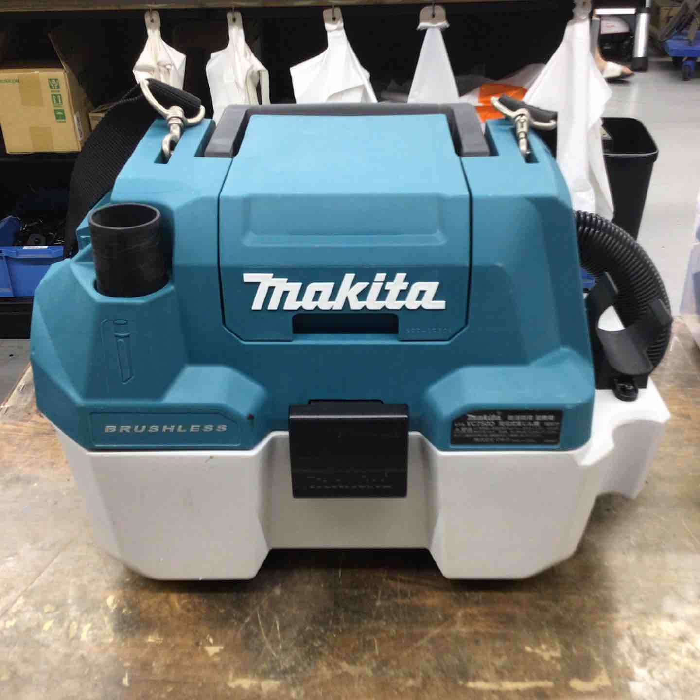 ☆マキタ(makita) コードレス集じん機 乾湿両用 VC750DZ【戸田店
