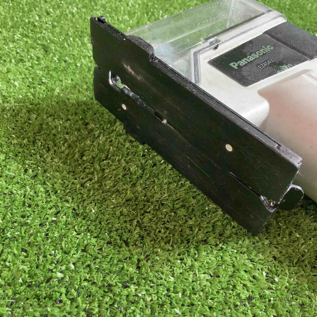 ◇パナソニック(Panasonic) コードレス角穴カッター EZ4543LS2S-B【川崎店】