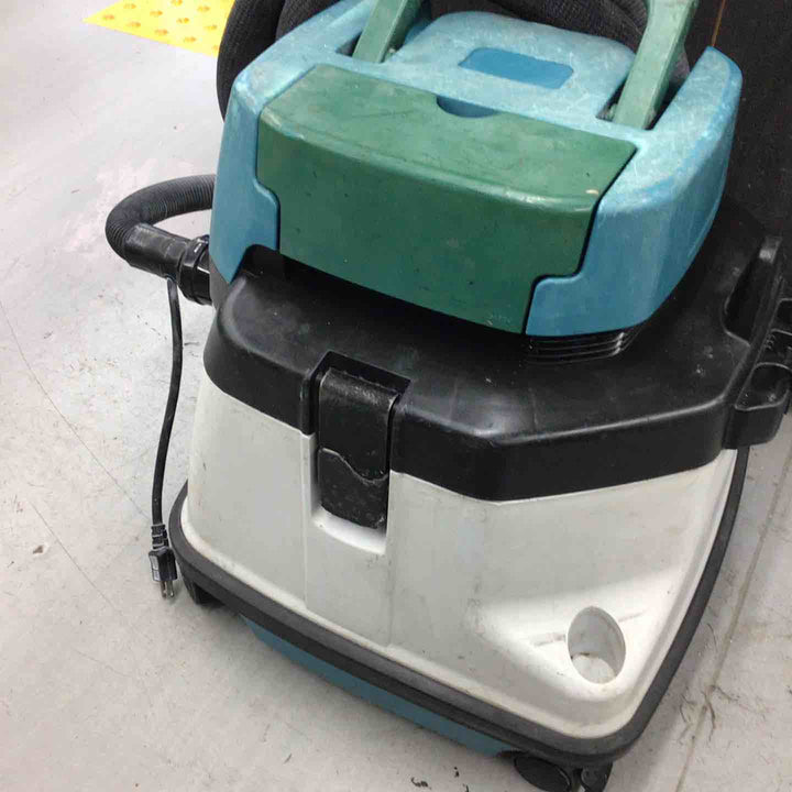 【中古品】マキタ 型番不明 ホース付き 集じん機【戸田店】