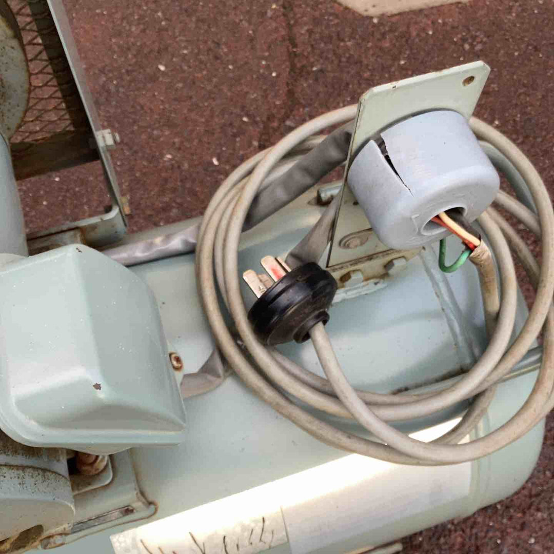【店頭受取り限定】◇日立産機(HITACHI) 2馬力ベビコン 1.5P-9.5V5 コンプレッサー 50Hz【越谷店】