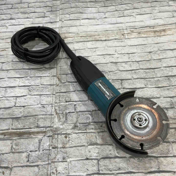 ☆マキタ(makita) 100mmディスクグラインダ GA4032【川口店】