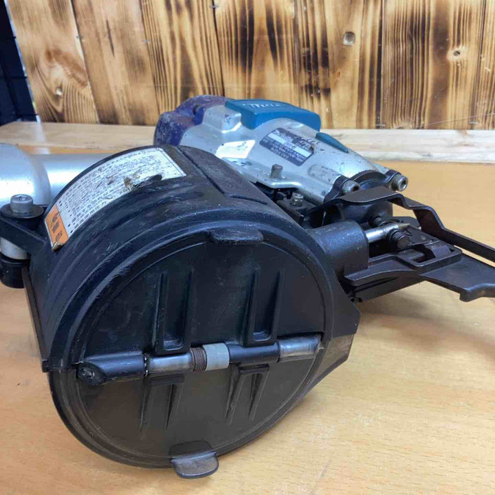 ◇マキタ(makita) 65mm 常圧エア釘打ち機 AN622【越谷店】
