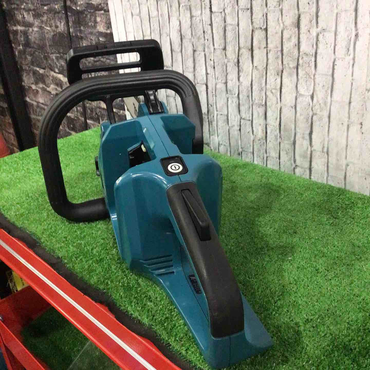 ★マキタ(makita) コードレスチェーンソー MUC353DZ【川口店】