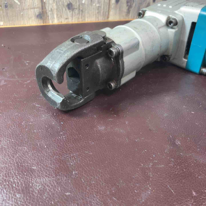 【中古品】★マキタ(makita) 電動ハンマ HM0830 ブルポイント付属【東大和店】