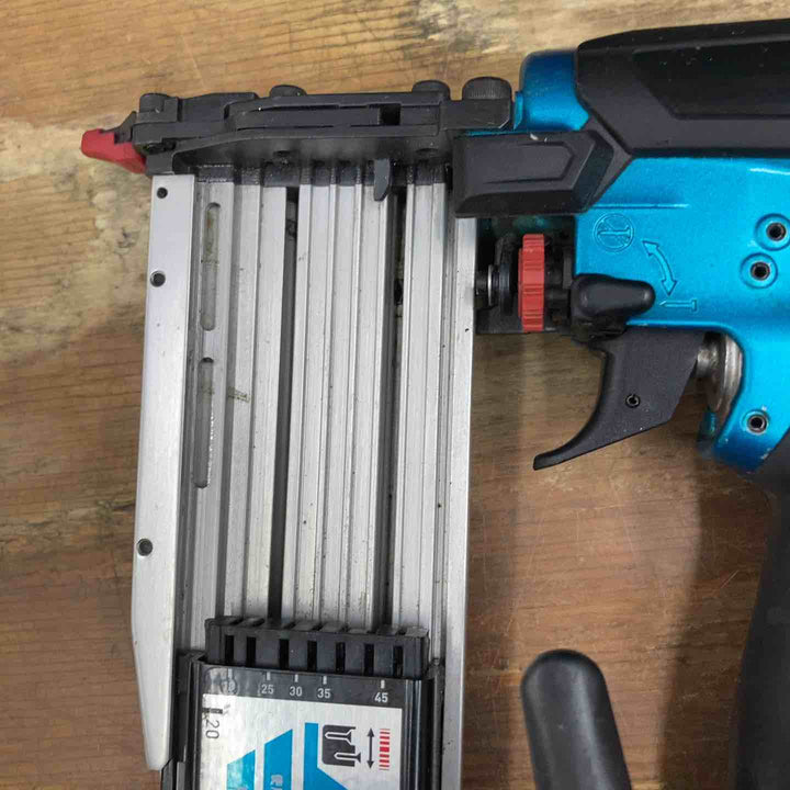 ★マキタ(makita) 高圧ピンネイラ AF502HPM【柏店】