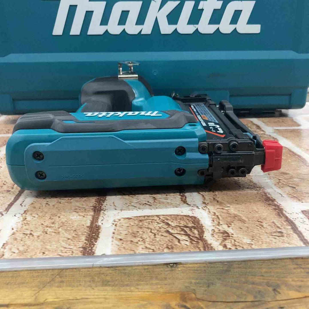 ★マキタ(makita) コードレスタッカー ST421DZK【所沢店】