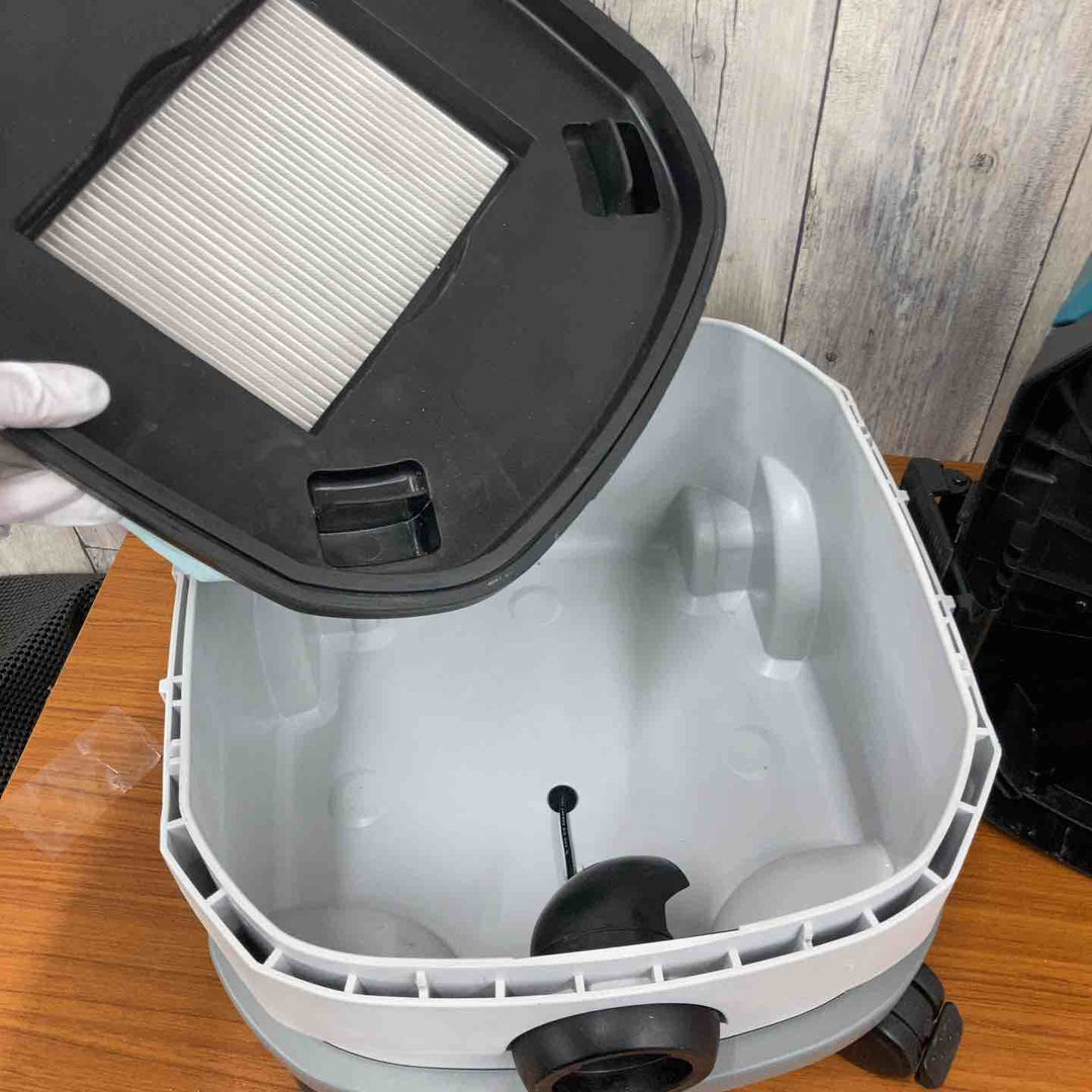 ★マキタ(makita) コードレス集じん機 VC002GZ【八潮店】