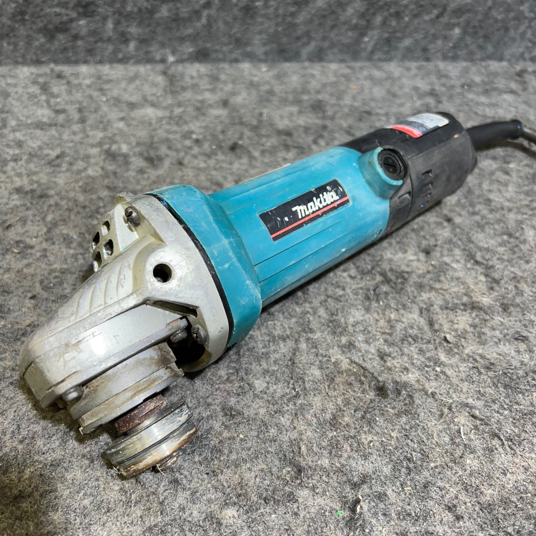 ☆マキタ(makita) ディスクグラインダ 低速高トルク ブレーキ付 100mm 9533BLA ※カバーなし　【桶川店】