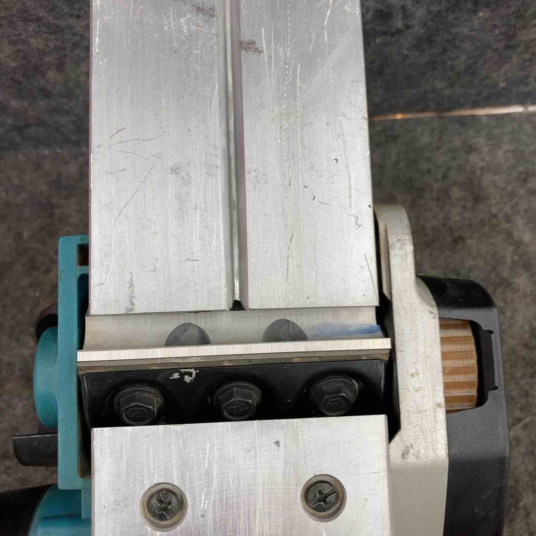 ◇マキタ(makita) 14.4Vコードレスカンナ KP140DZ【鴻巣店】