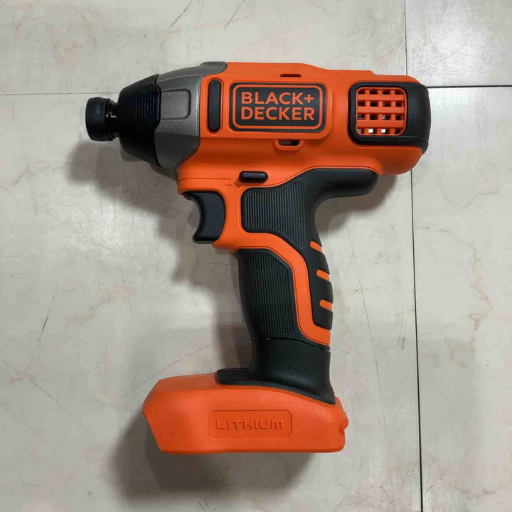 ブラックアンドデッカー　バッテリー×2個、充電器、ケース付き【川口店】