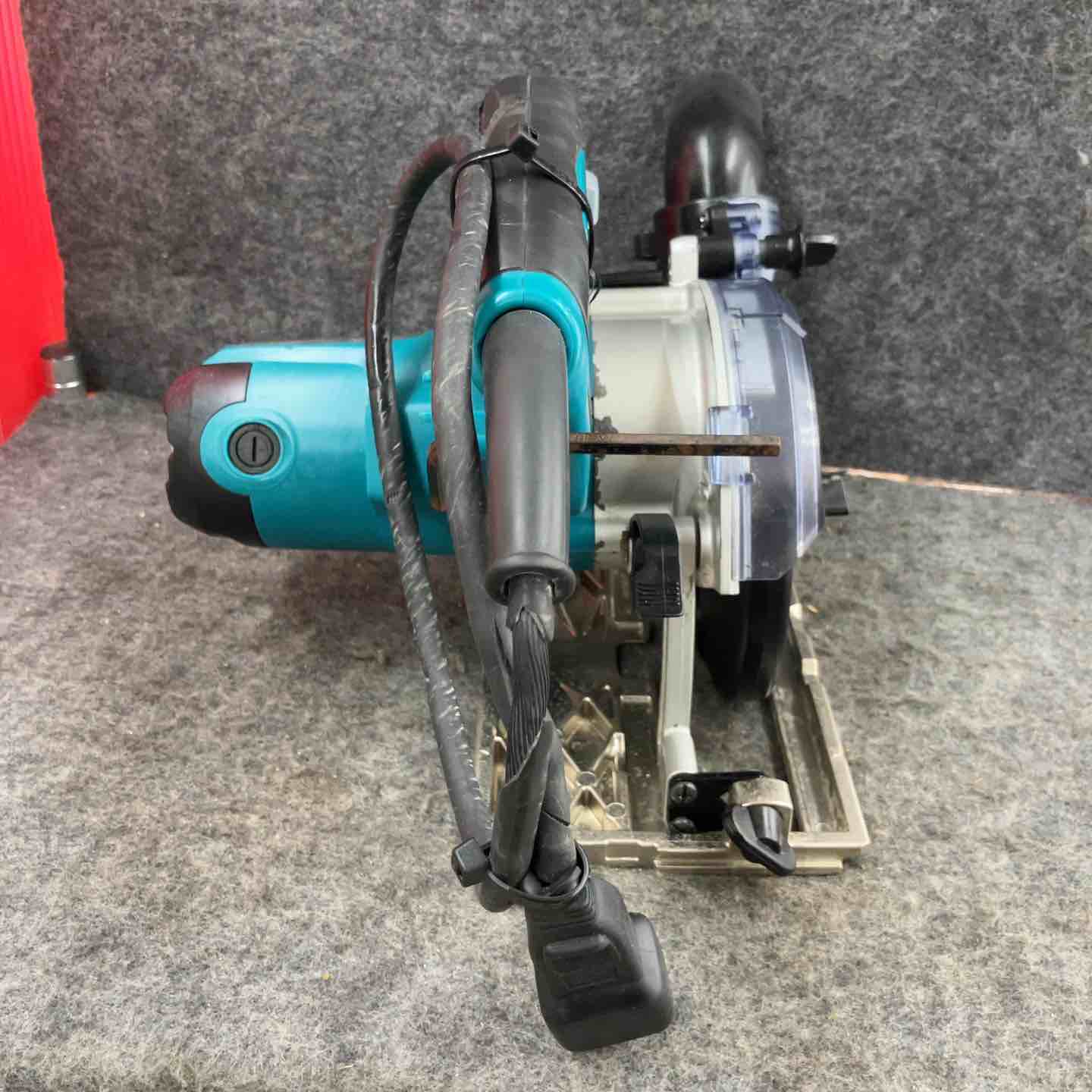 マキタ KS5000FX 125mm防じんマルノコ【野田愛宕店】【店頭取引限定】【中古】管理番号：ITVLX1HGEOH4 マキタ（makita） 125mm 防じんマルノコ KS5000FX チップソー付 : 石田