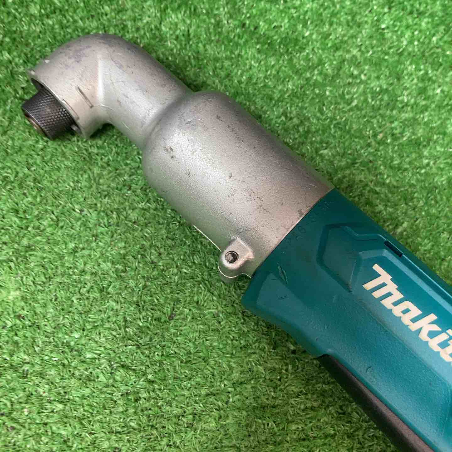 ◇マキタ(makita) コードレスアングルインパクトドライバ TL064DSH 1.5Ahバッテリー1個付き【岩槻店】 ◇マキタ(makita) コードレスアングルインパクトドライバ TL064DSH 1.5
