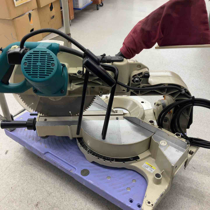 【店頭受取り限定】◇マキタ(makita) スライド丸ノコ LS1213【八潮店】