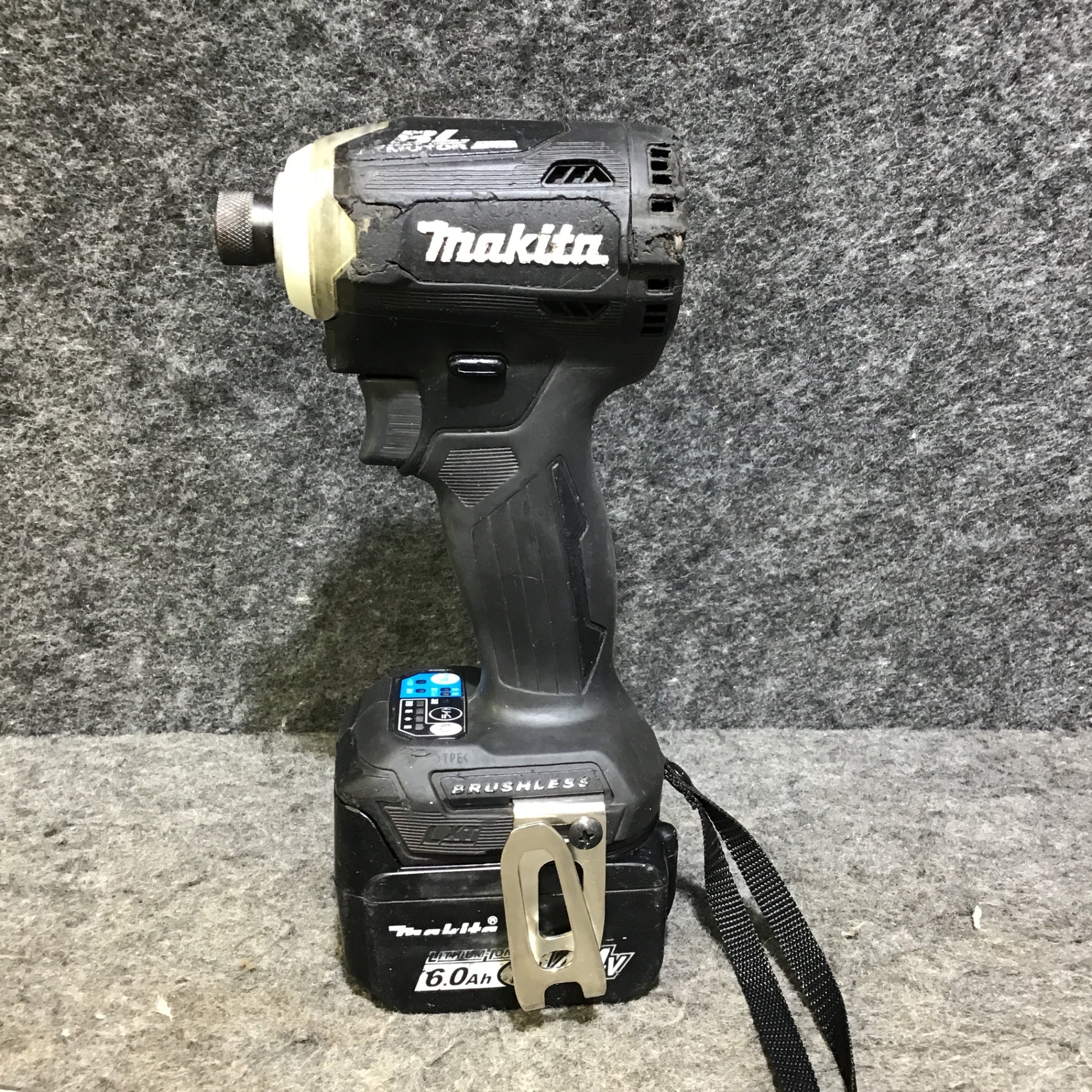 中古 mkita マキタ TD161DRGXB 充電式インパクトドライバ 14.4v 6.0Ah 電池1個 黒 ブラック 30009145 ☆中古品☆makita マキタ 14.4V 充電式インパクトドライバ TD161DRGXB