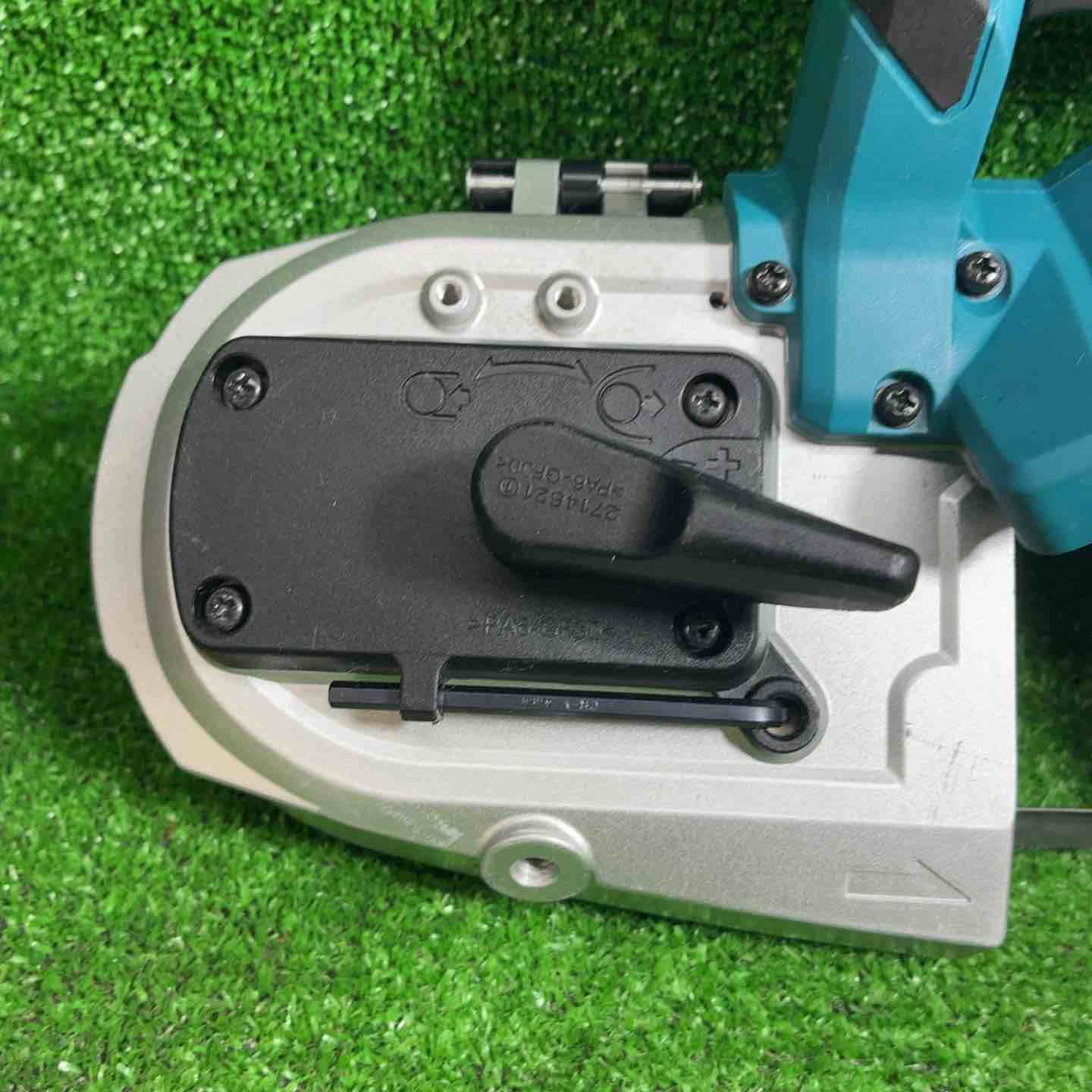 中古品】 マキタ(makita) コードレスポータブルバンドソー PB183DZ