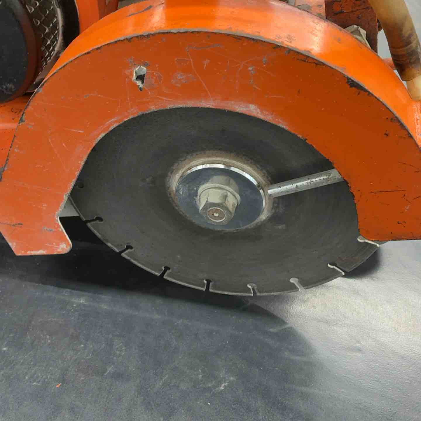 店頭受取り限定】三笠産業 コンクリートカッター MCD-04A【藤沢店