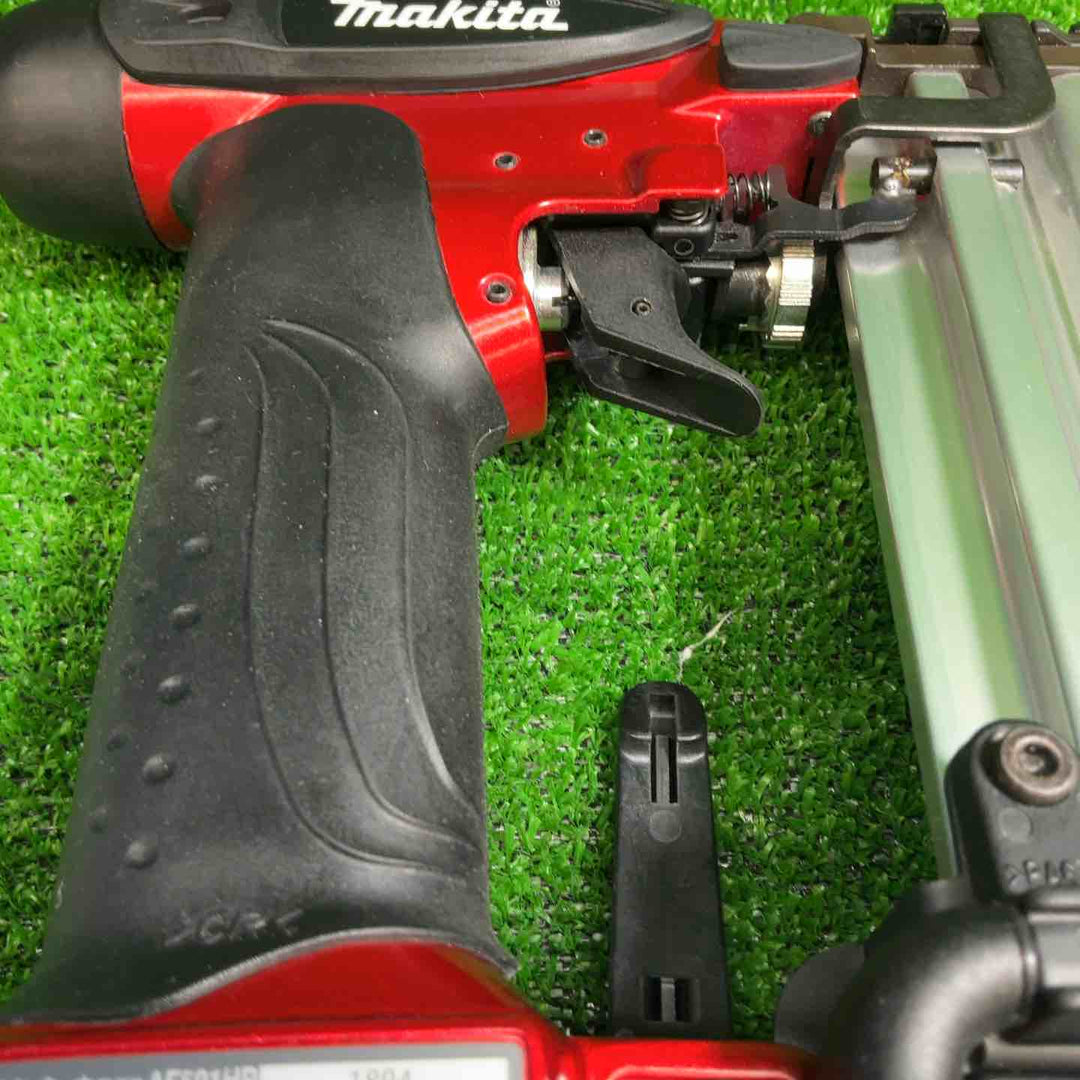 【中古品】 マキタ(makita) 高圧ピンネイラ AF501HP 【藤沢店】