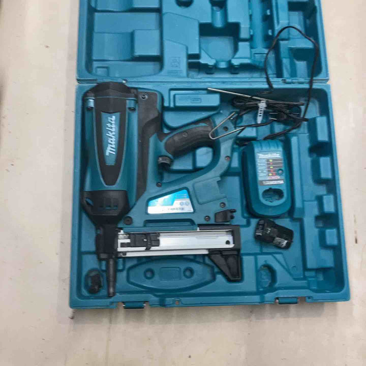 ★マキタ(makita) コードレスコンクリート用ガスピン打ち機 GN420C【町田店】
