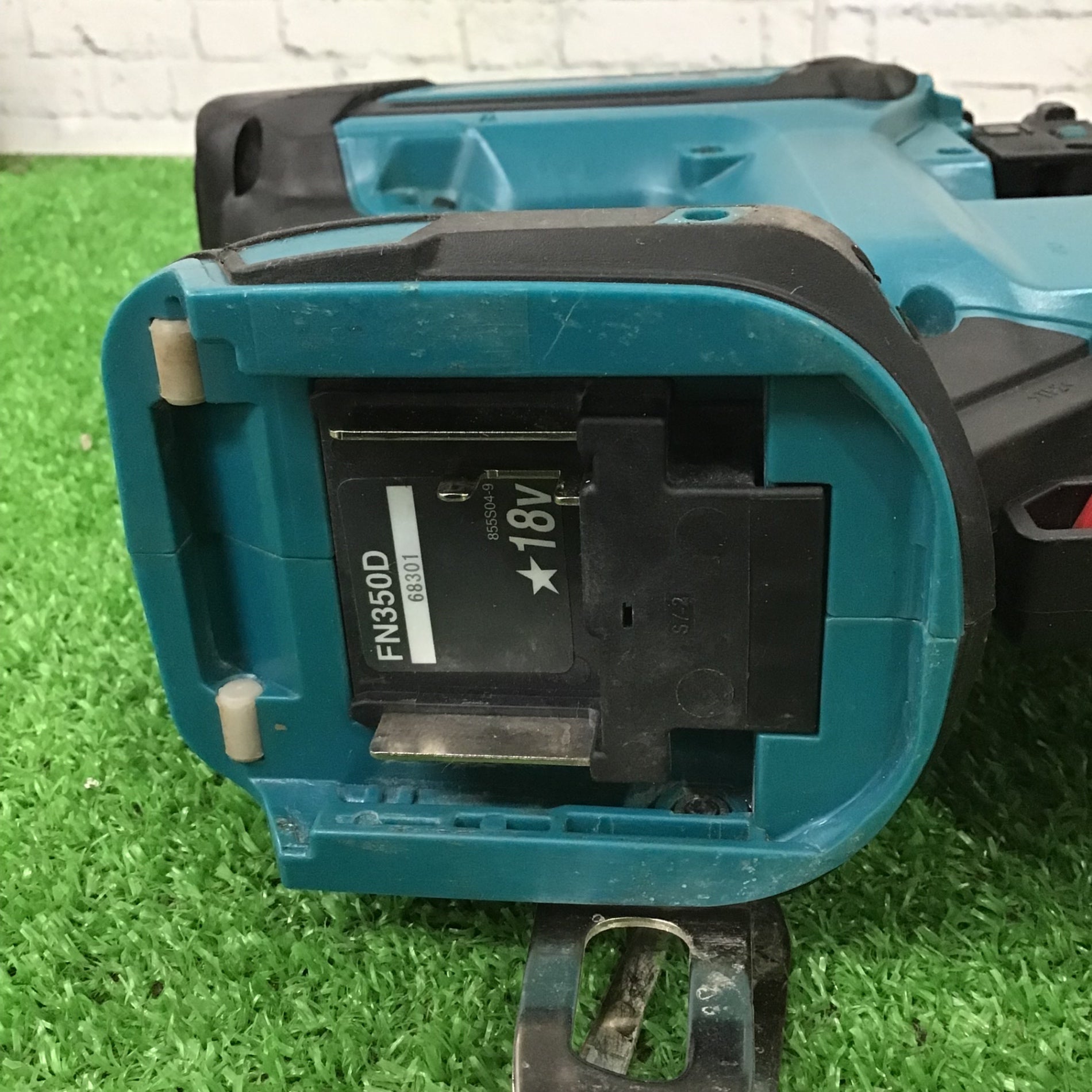 ☆マキタ(makita) コードレスフィニッシュネイラ FN350DZK【町田店