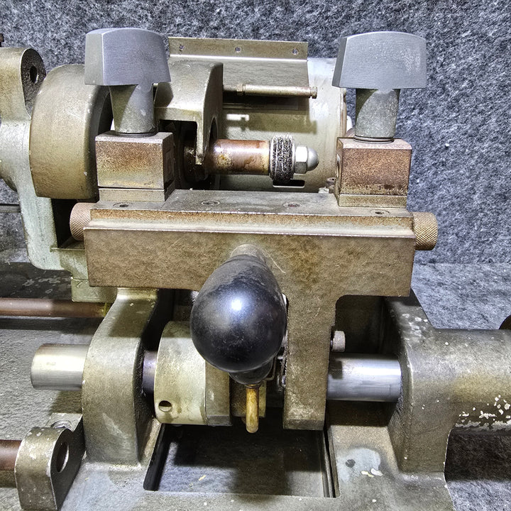 【中古品※全体的にサビ多め※】イチカワ 合鍵複製機 キーマシン H・S-1000 無限【桶川店】