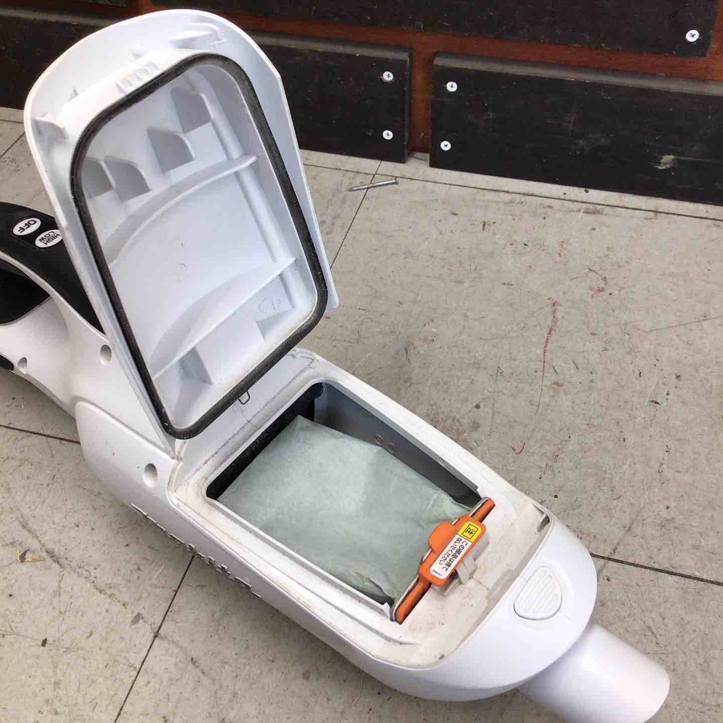 中古品】 マキタ/makita コードレスクリーナ 18V CL182FDZW 【鴻巣店