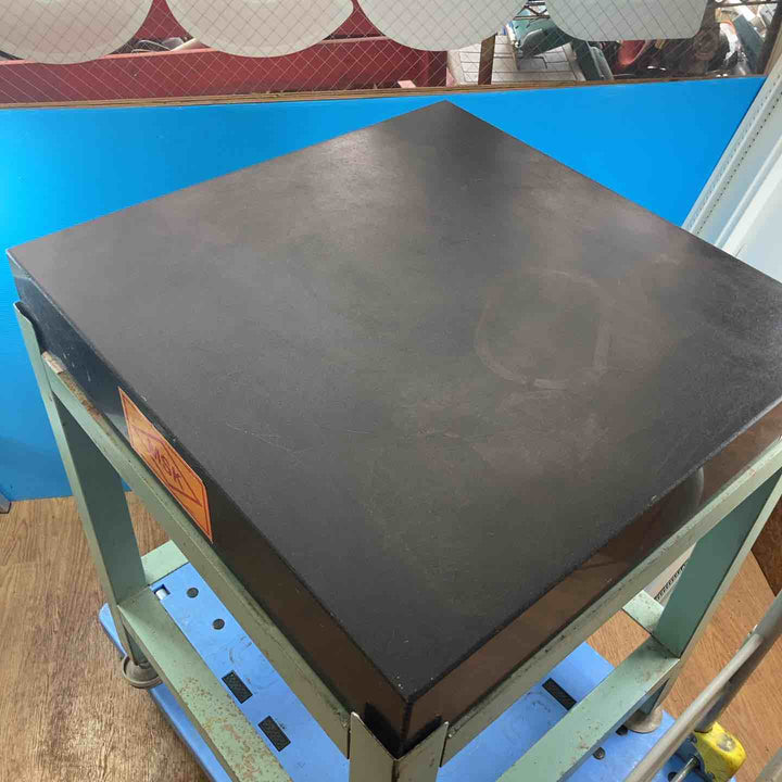 【中古品/店頭受取り限定】NSK(武蔵野精機) 精密石定盤 (W600D600H100㎜) 脚付き【岩槻店】
