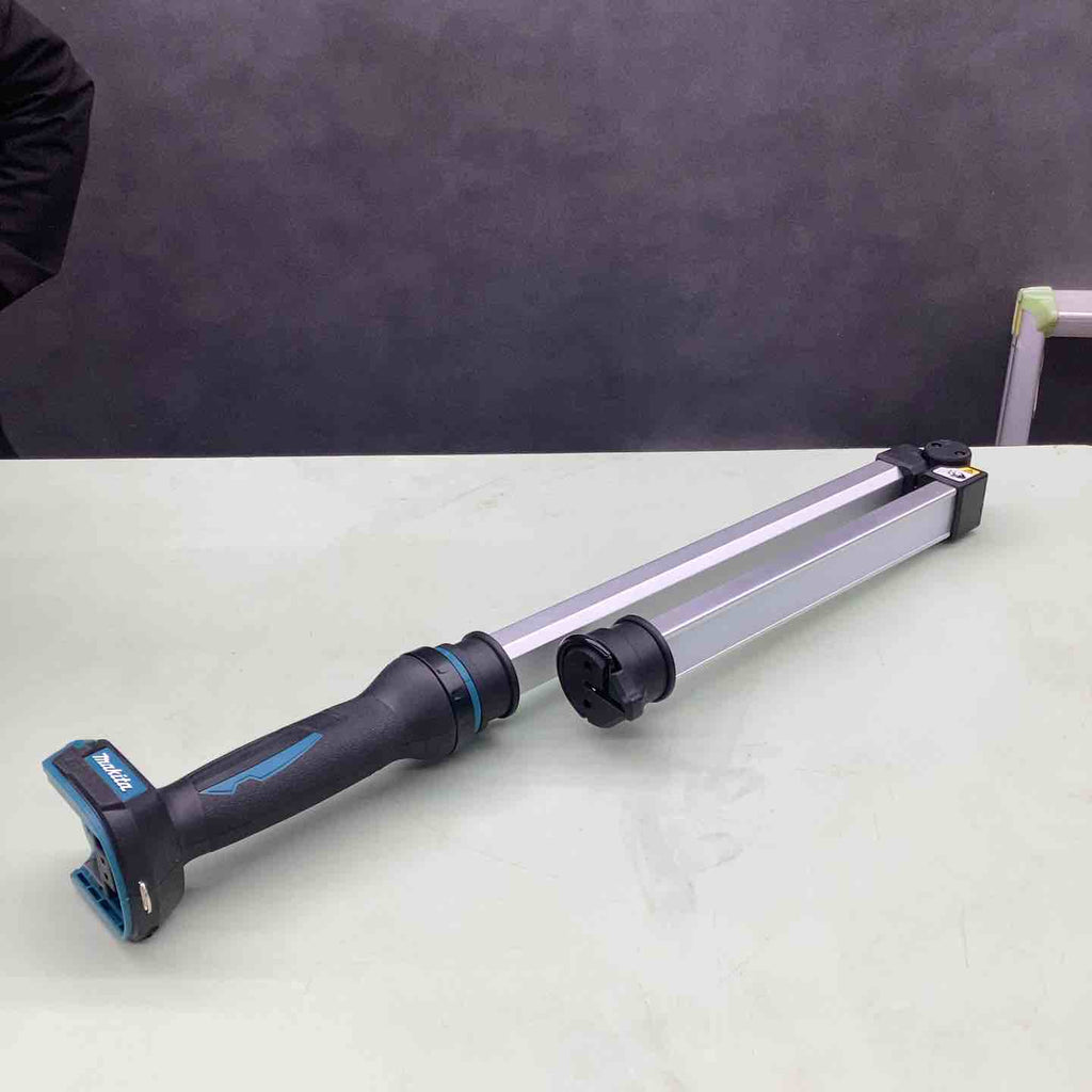 ★マキタ(makita) コードレスLEDライト ML818【越谷店】 ☆マキタ(makita) コードレスLEDライト ML818【越谷店