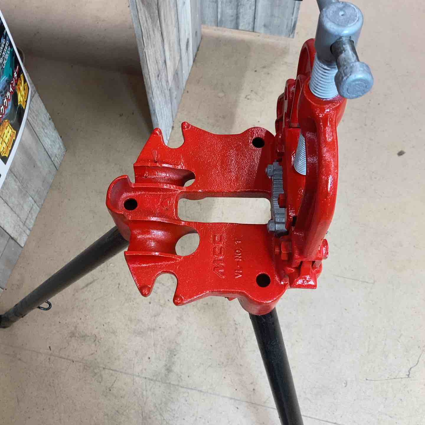中古　脚付パイプバイス 中古品/店頭受取り限定】MCC 脚付パイプバイス NO.1 VL0101【東大和店