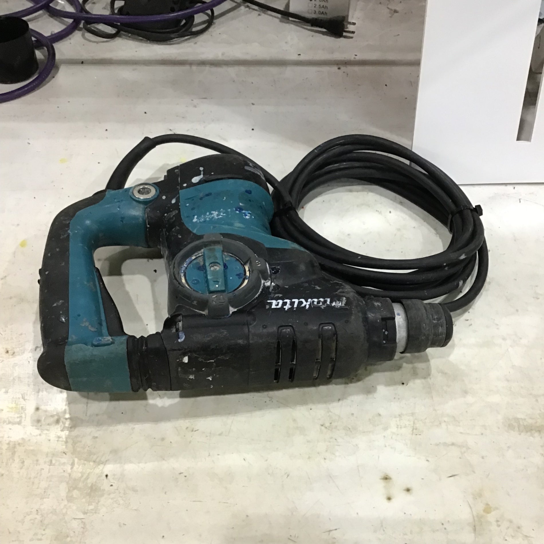 ☆マキタ(makita) ハンマドリル HR2811F【川口店】 – アクトツールオンラインショップ