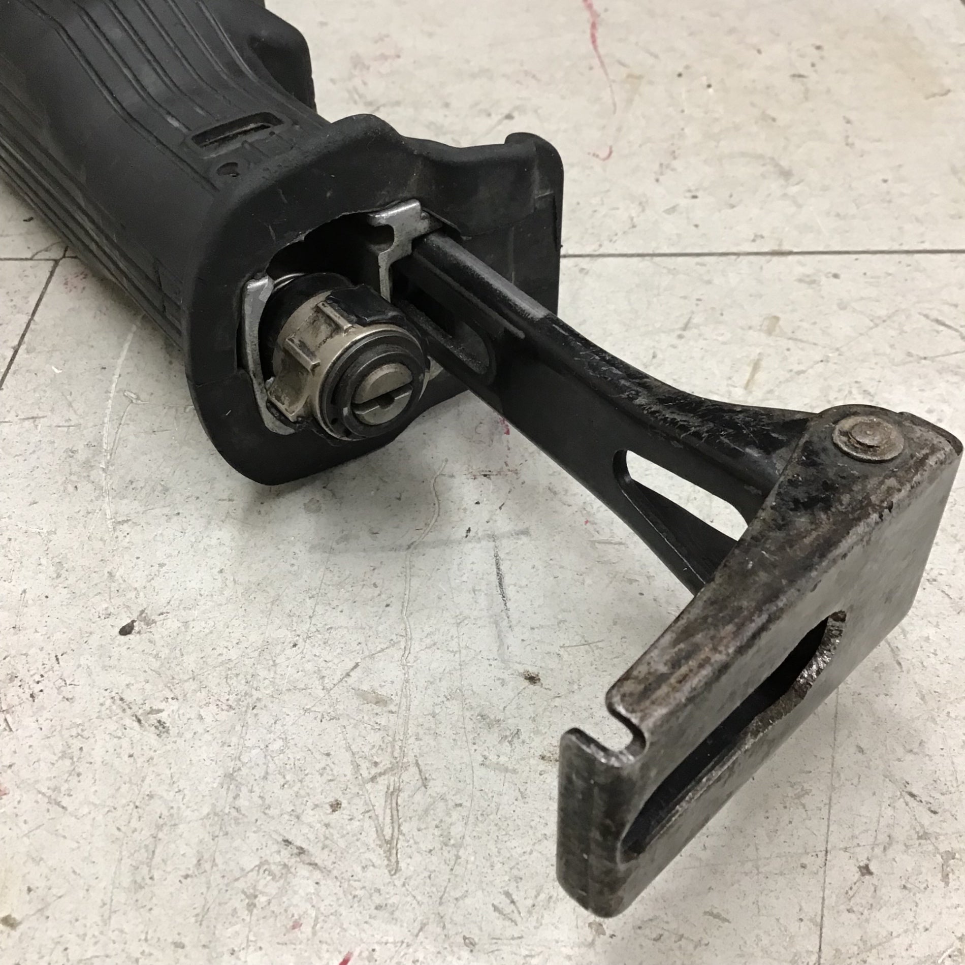 中古品 □ makita コードレス レシプロソー JR141DRF □ D □ ITWO1RQTKJVS 中古品】 マキタ/makita コードレスレシプロソー JR141DRF 【鴻巣店