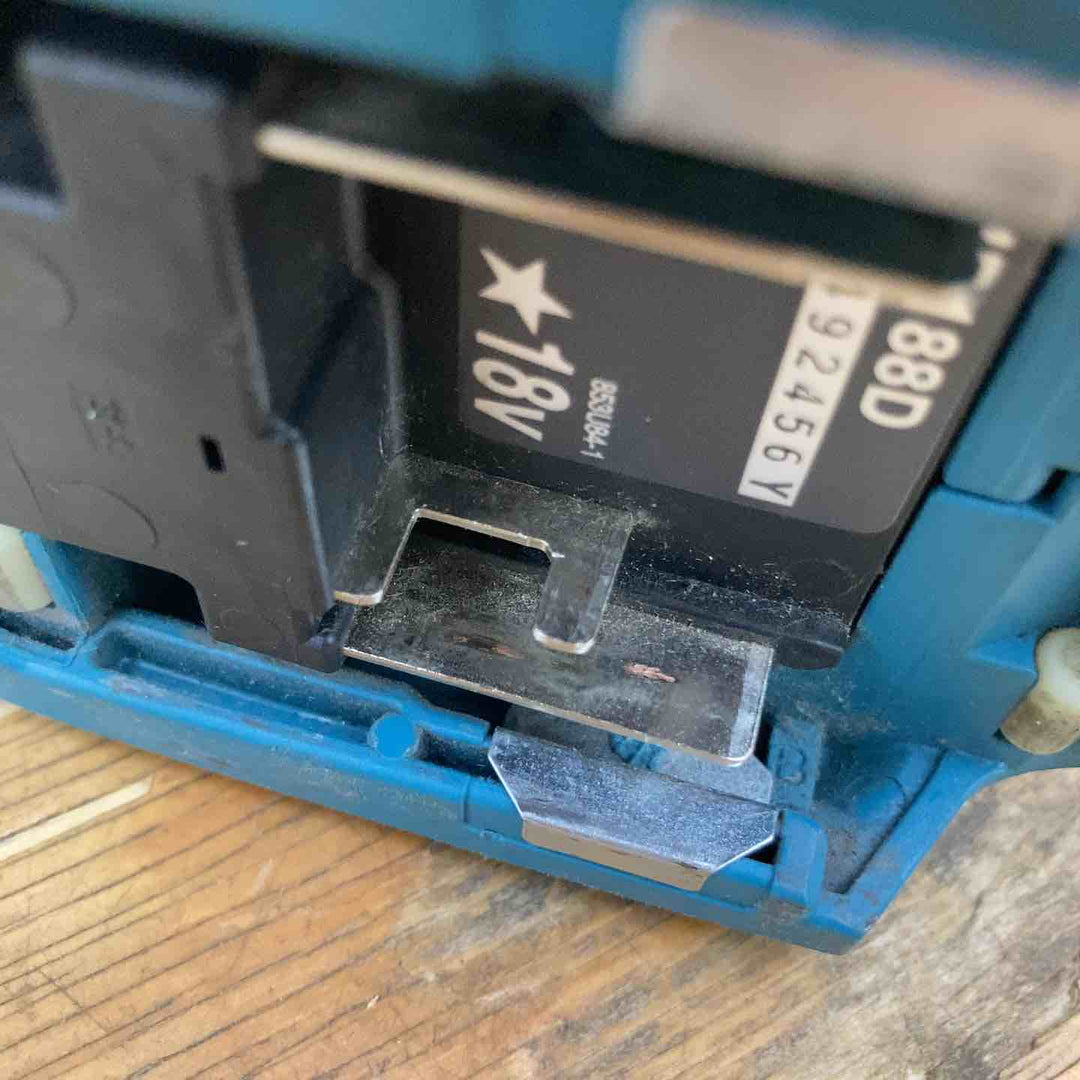 【中古品】☆マキタ(makita) コードレスレシプロソー 本体のみ JR188DZ 18V【柏店】